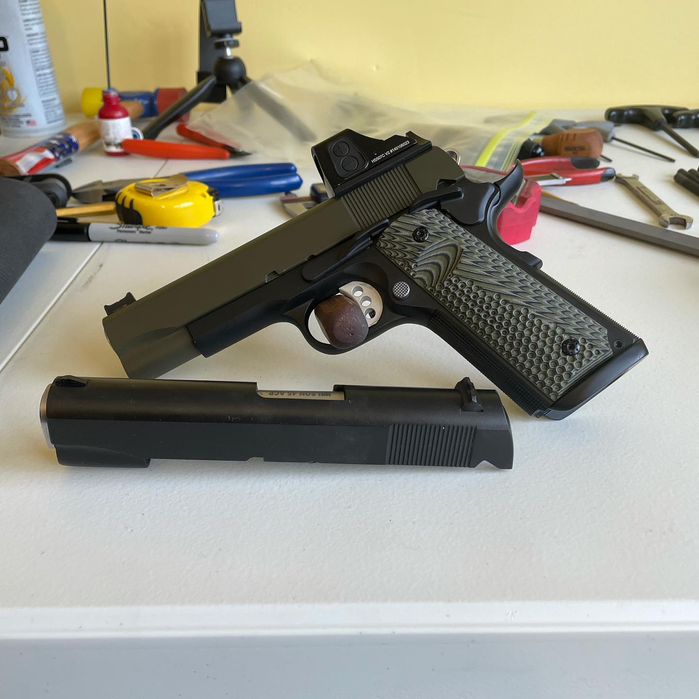 Another 1911 facelift plus heavy modifications.